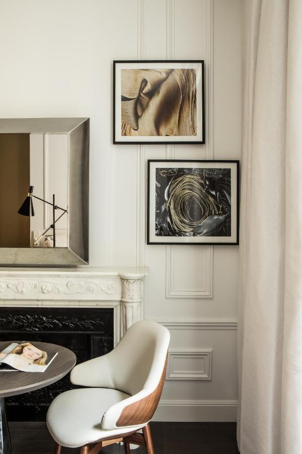 La Clef Champs-Elysees Paris By The Crest Collection Eksteriør billede Installation view of the exhibition "The Art of the 21st Century", 2015