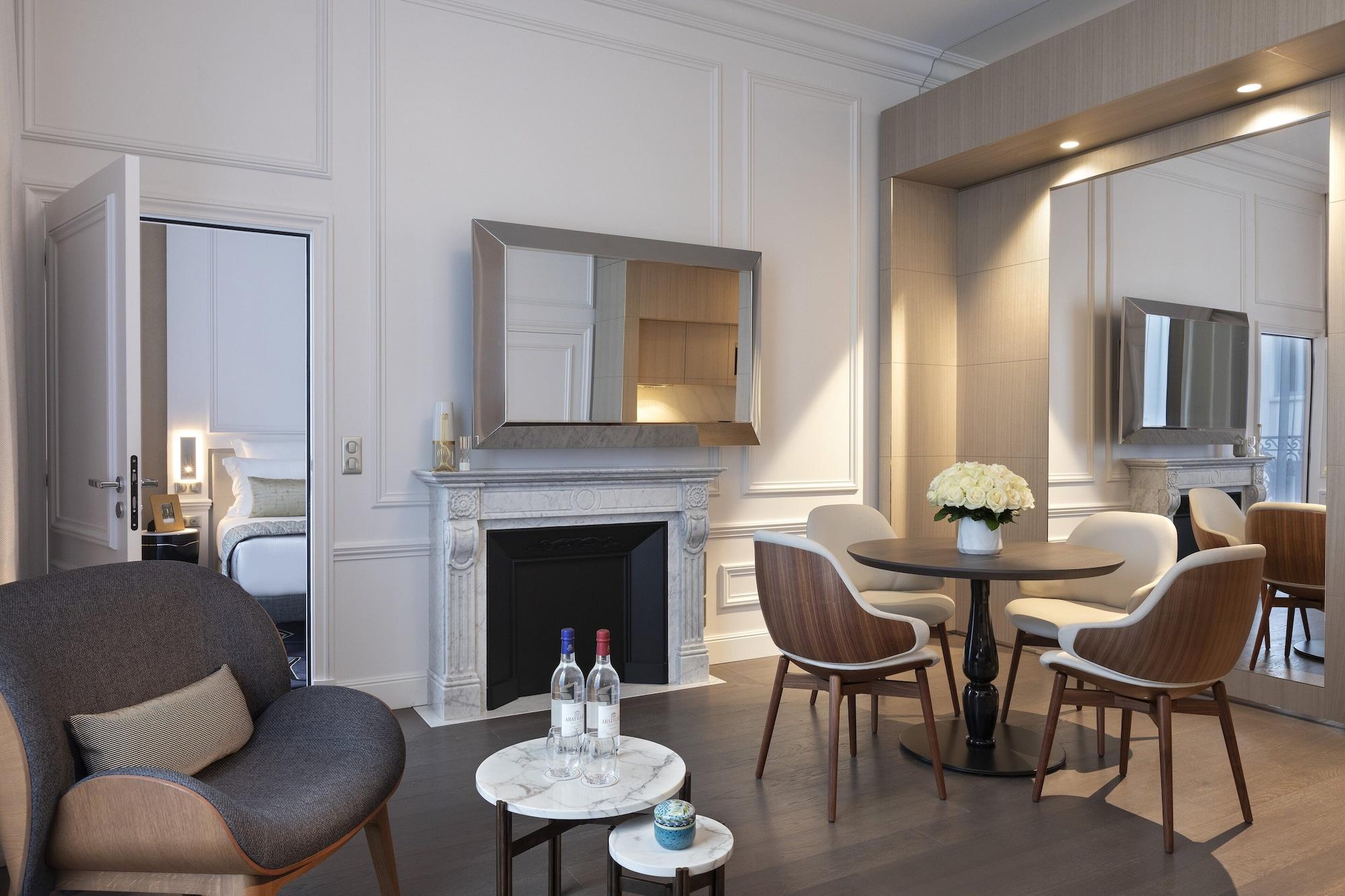 La Clef Champs-Elysees Paris By The Crest Collection Eksteriør billede The interior of a suite at the hotel