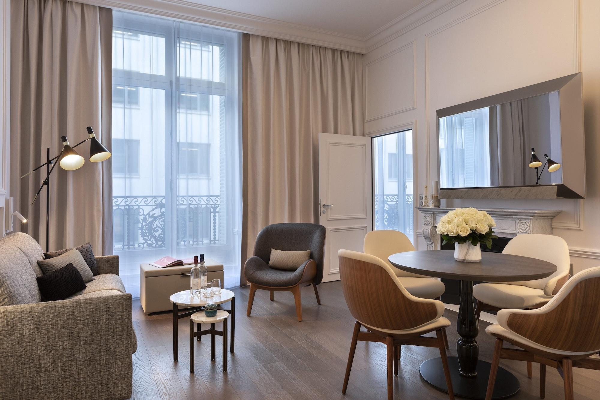 La Clef Champs-Elysees Paris By The Crest Collection Eksteriør billede A suite at the hotel