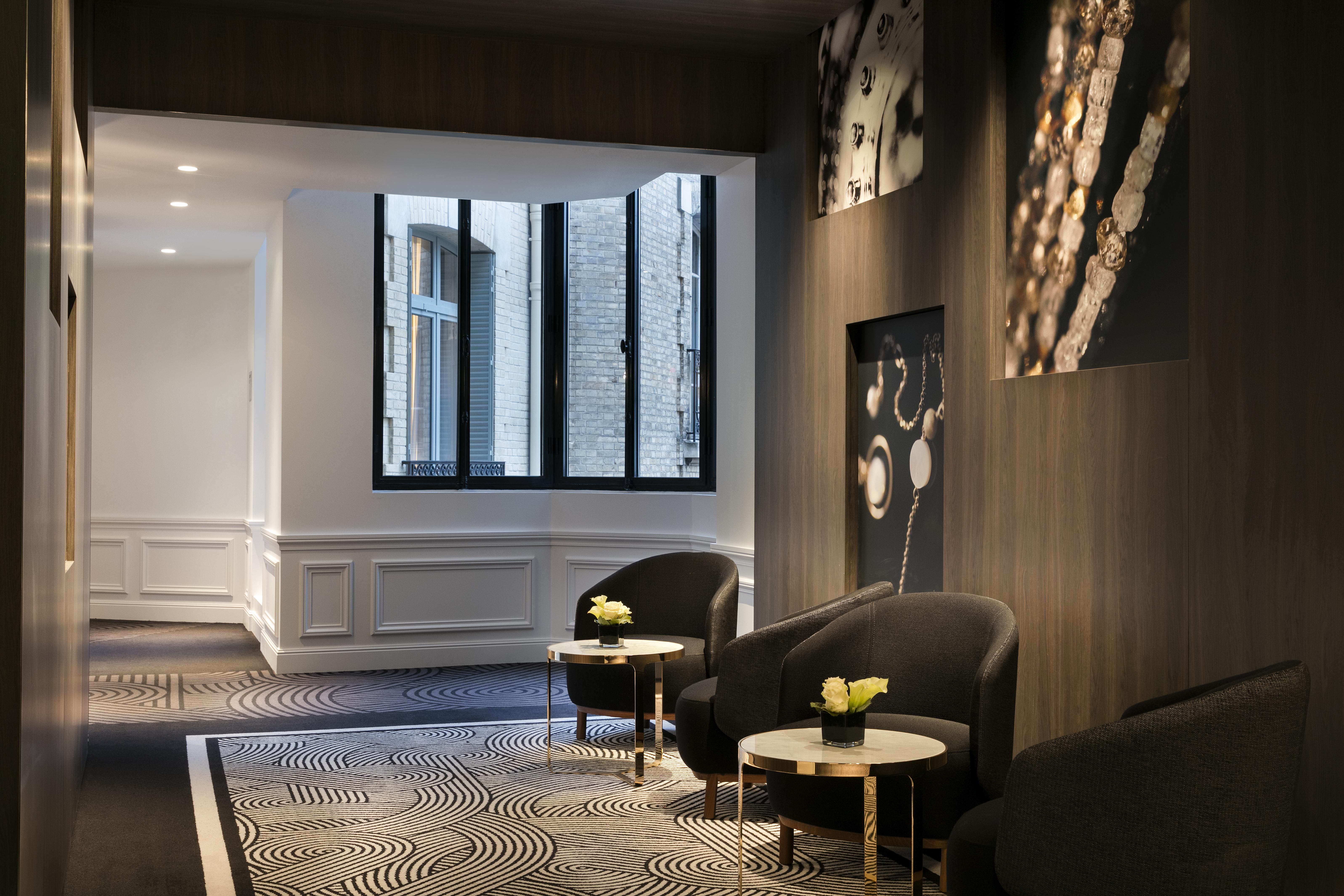 La Clef Champs-Elysees Paris By The Crest Collection Eksteriør billede The hotel's lobby