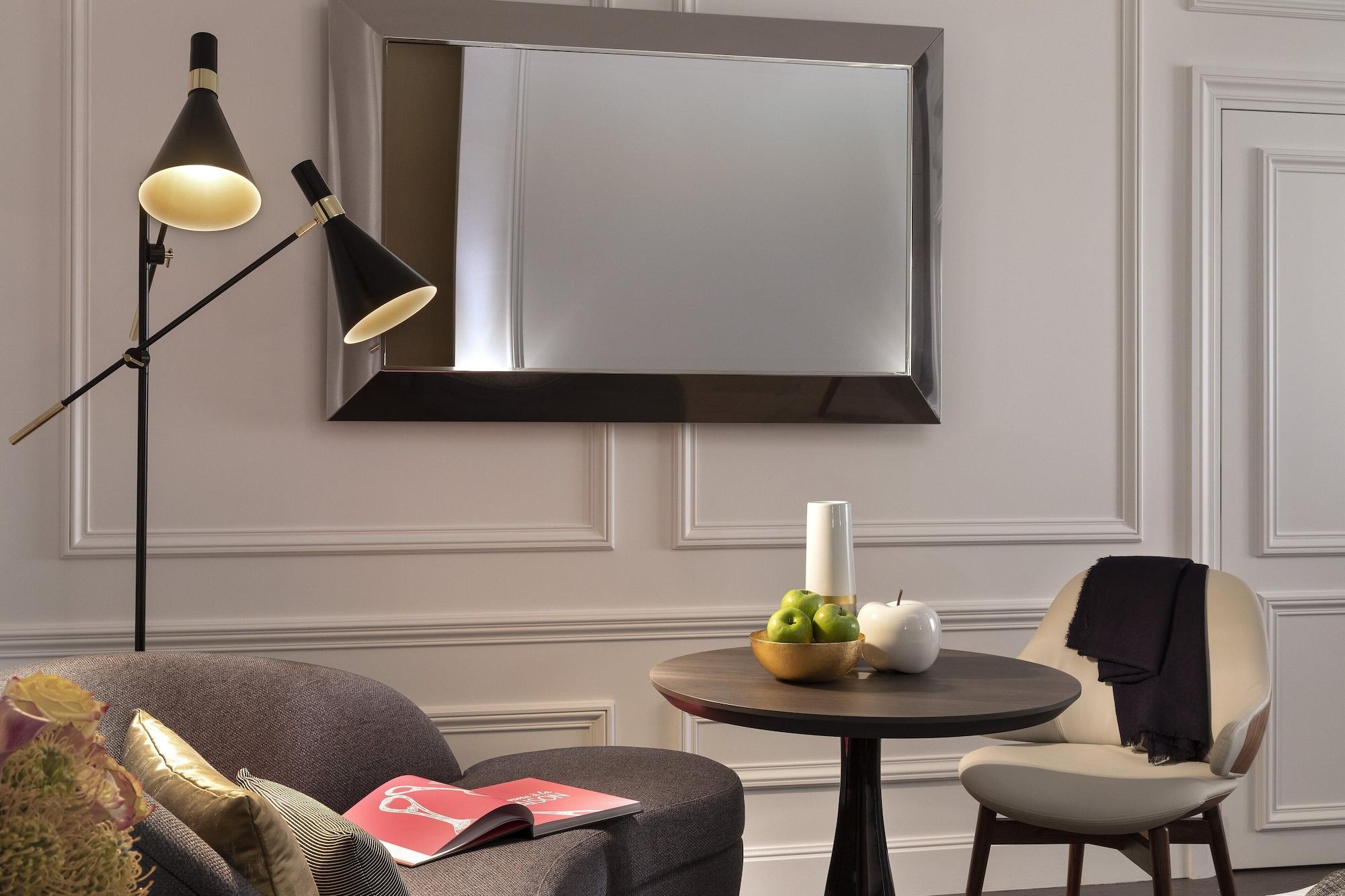 La Clef Champs-Elysees Paris By The Crest Collection Eksteriør billede A mirror