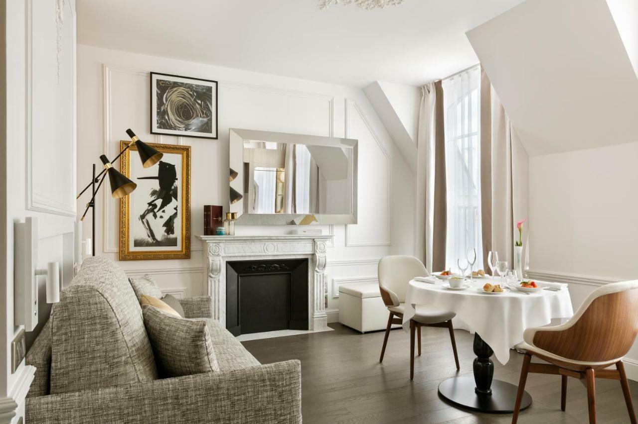 La Clef Champs-Elysees Paris By The Crest Collection Eksteriør billede A living room in Paris